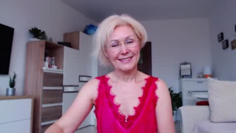 Snapshot of jasmin18v chatting on 02.22.26 Jasmin room for people 40 online show from 02.22.26