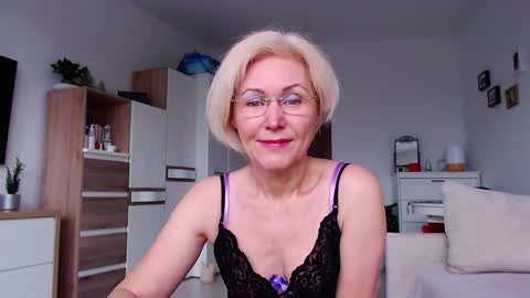 Snapshot of jasmin18v chatting on 02.23.26 Jasmin room for people 40 online show from 02.23.26