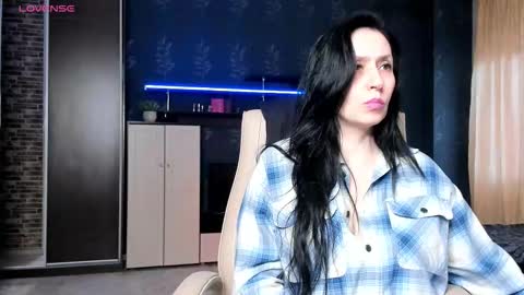 Snapshot of jasmin_milf chatting on 03.18.26 jasmin_milf online show from 03.18.26