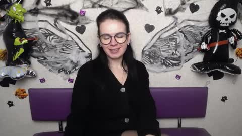 JasmineKouch online show from 10.18.25