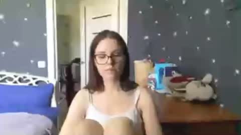 Snapshot of jasmineloadholt chatting on 07.20.26 Lily 3 online show from 07.20.26