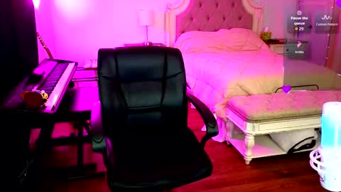 Jasmine Winters online show from 02.08.26