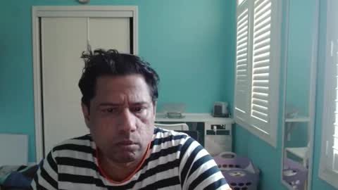 Snapshot of jassim82 chatting on 12.17.25 jassim82 online show from 12.17.25