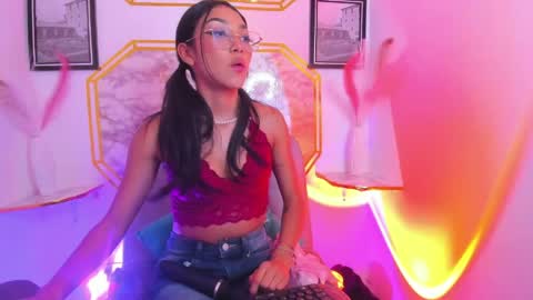 Snapshot of jaulyn_18 chatting on 05.11.26 Jaulyn online show from 05.11.26