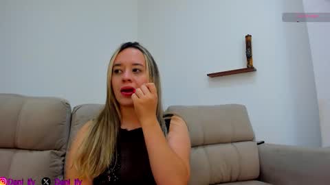 Snapshot of javi_8812 chatting on 12.22.25 dani and javi online show from 12.22.25