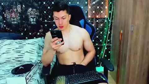 Snapshot of javiersexymann chatting on 06.30.26 Javier online show from 06.30.26