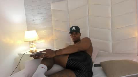 jax black online show from 11.04.25