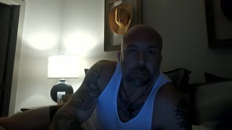 Snapshot of jaxbh2 chatting on 12.01.25 jaxbh2 online show from 12.01.25