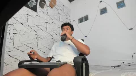 Snapshot of jay_aalvarez chatting on 02.08.26 Jay online show from 02.08.26