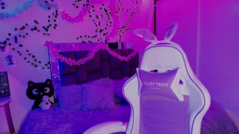 Snapshot of jayden_cournikovaa chatting on 02.12.25 Jayen online show from 02.12.25