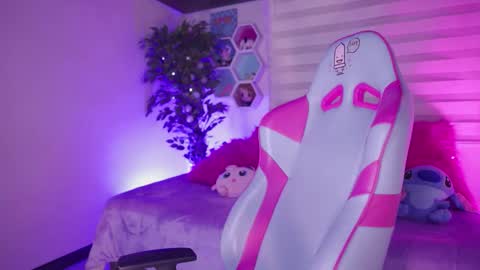 Snapshot of jayden_cournikovaa chatting on 11.18.25 Jayen online show from 11.18.25