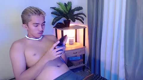 Snapshot of jaysee_hugecox chatting on 05.05.26 jaysee_hugecox online show from 05.05.26
