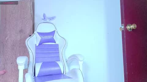 Snapshot of jazmin_barreraa chatting on 10.06.25 jazmin  online show from 10.06.25