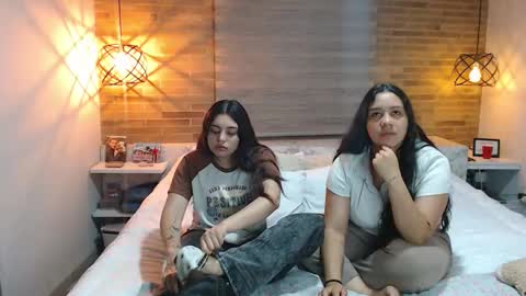 Jazmin and Scarlett online show from 11.14.25