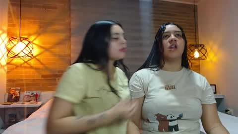 Jazmin and Scarlett online show from 11.26.25