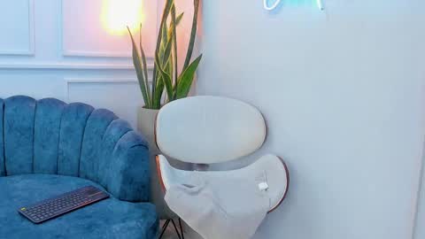 Jasmine  online show from 02.11.25