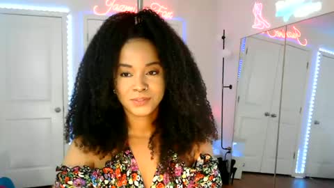 Snapshot of jazminefox chatting on 06.27.26 Jazmine Fox online show from 06.27.26