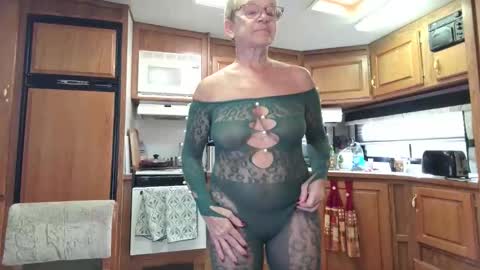 JCcurves online show from 03.12.26