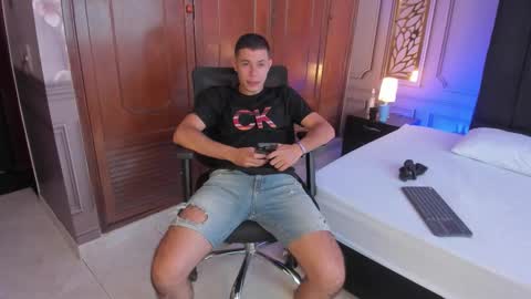 Snapshot of jealous_alfer chatting on 02.07.26 Alfer online show from 02.07.26