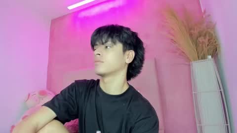 J E A N online show from 12.10.24