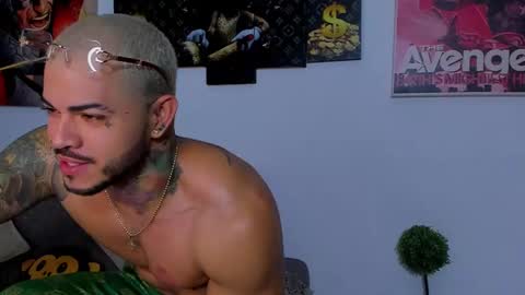 Jean  axelcrow       Modelo Independiente online show from 03.08.25