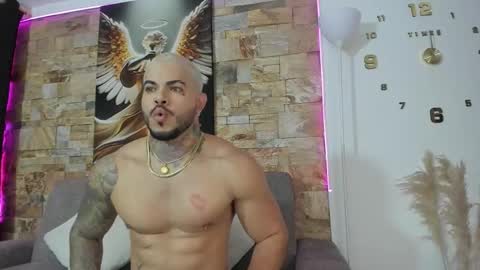 Jean  axelcrow       Modelo Independiente online show from 02.05.26