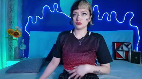 Snapshot of jeannesabatier chatting on 05.08.26 Jean online show from 05.08.26