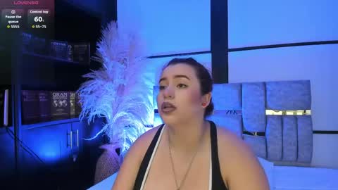 Snapshot of jeannewilliams_ chatting on 05.01.26 Jeanne Williams online show from 05.01.26