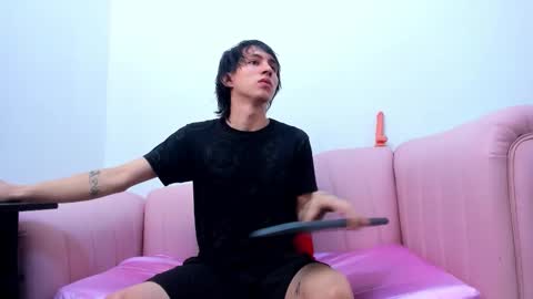 Snapshot of jeanram18 chatting on 12.02.25 JEAN online show from 12.02.25