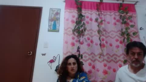 Snapshot of jeans_and_emma chatting on 03.10.25 jeans_and_emma online show from 03.10.25