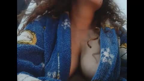 Snapshot of jeans_and_emma chatting on 09.19.25 jeans_and_emma online show from 09.19.25