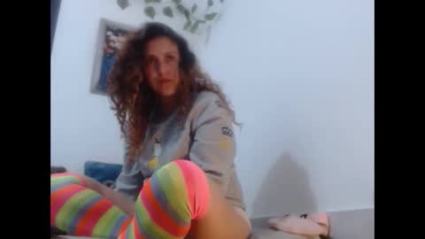 Snapshot of jeans_and_emma chatting on 10.11.25 jeans_and_emma online show from 10.11.25