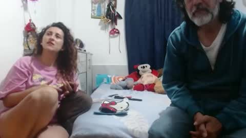 Snapshot of jeans_and_emma chatting on 12.23.25 jeans_and_emma online show from 12.23.25