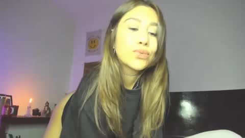 Snapshot of jeinsssgreys chatting on 01.25.25 Greys online show from 01.25.25