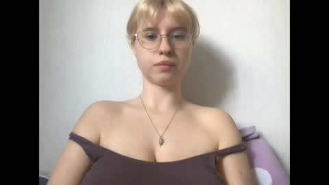 Snapshot of jelly_gum chatting on 05.25.26 Inna online show from 05.25.26
