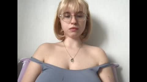 Snapshot of jelly_gum chatting on 05.30.26 Inna online show from 05.30.26
