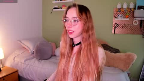 Snapshot of jelly_w5 chatting on 04.30.26 Jelly online show from 04.30.26