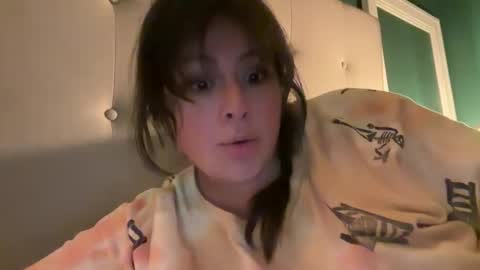 Snapshot of jellybeanin chatting on 01.29.25 Jelli online show from 01.29.25