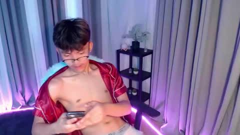 Snapshot of jemart_urnaughtboy chatting on 05.27.26 jemart_urnaughtboy online show from 05.27.26