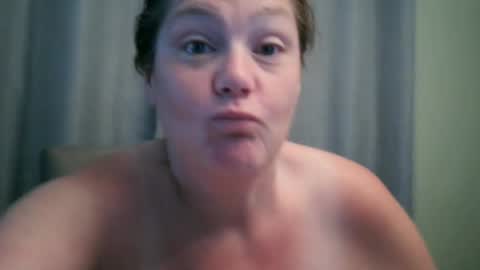 Snapshot of jencmmns chatting on 06.12.26 supershybbw online show from 06.12.26