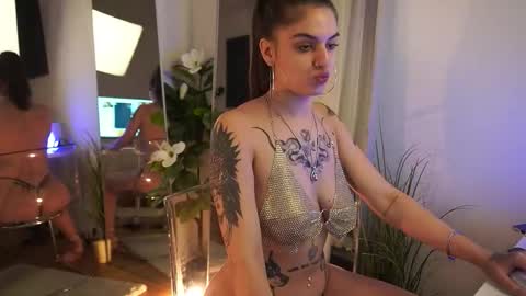 Snapshot of jeniffer_foxx chatting on 09.18.25 jeniffer_foxx online show from 09.18.25