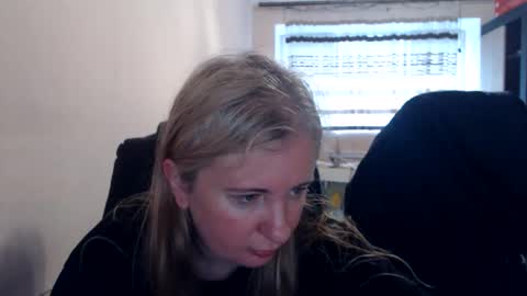 Snapshot of jenisandpeter chatting on 06.08.26 JenisAndPeter online show from 06.08.26