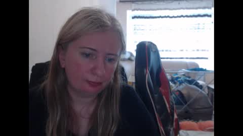 Snapshot of jenisandpeter chatting on 06.08.26 JenisAndPeter online show from 06.08.26