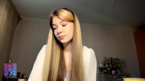 Hey EveryoneIm Kimi  Glad to see you in my room We almost hit 10 Thumb up in one day   online show from 02.04.26