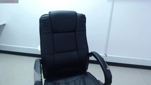 jenn online show from 10.22.25