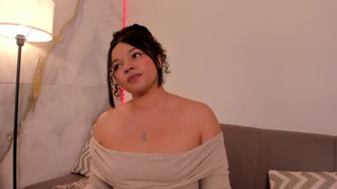 Snapshot of jenn_ross_nm chatting on 05.18.26 Jenn online show from 05.18.26