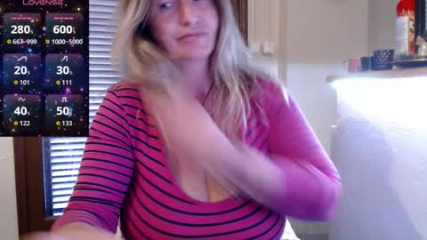 Snapshot of jennadeluxe chatting on 01.18.26 Jenna online show from 01.18.26