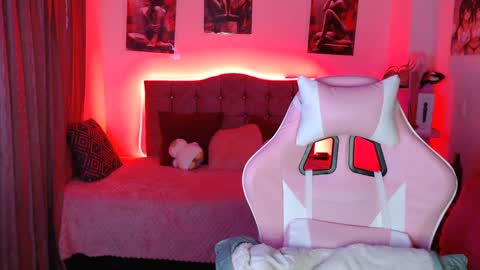 jennal_010 online show from 02.20.25