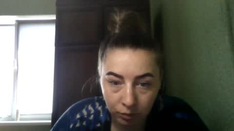 Snapshot of jennamolbertyy chatting on 06.27.26 JennaMolbertyy online show from 06.27.26