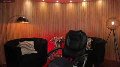 Snapshot of jennaolson chatting on 02.19.26 Jenna Olson online show from 02.19.26